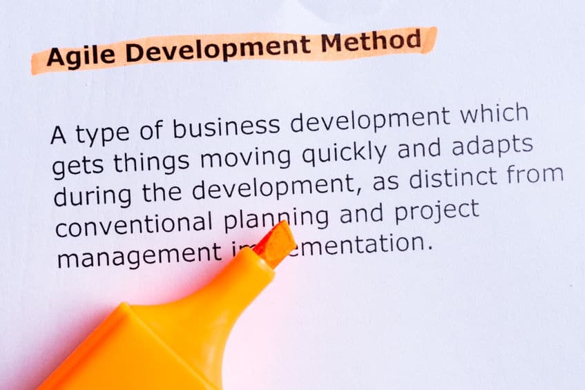 Definition Agile Development mit farbigem Marker